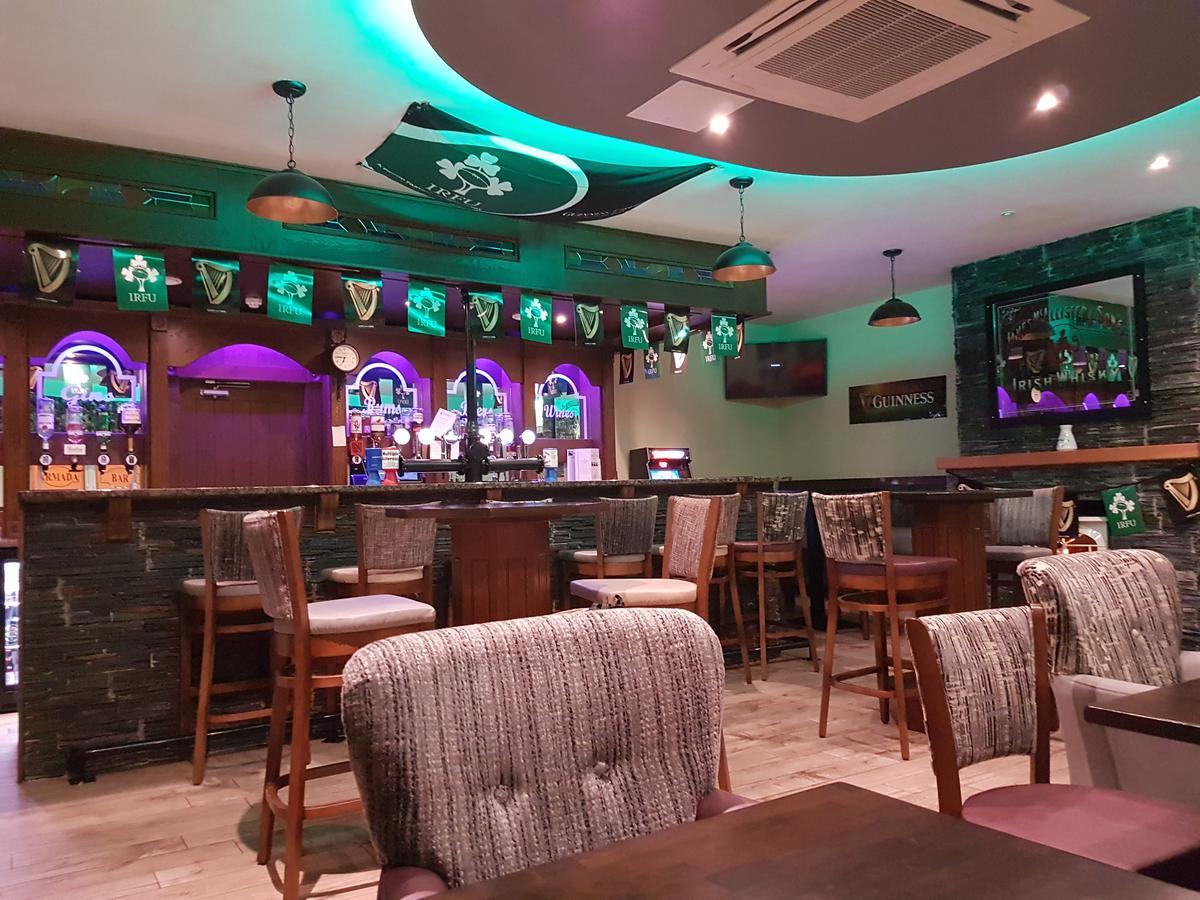 The Armada Inn Ballymoney Buitenkant foto